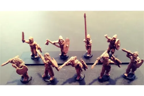 Barbarian Females with Javelins & Shields (35 figures)