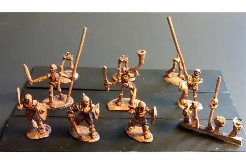 Decian Command Officers, Standards, and Musicians (15 figures)