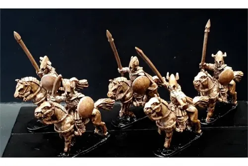 Delvian Cavalry with Lances & Shields on Horses (16 figures)