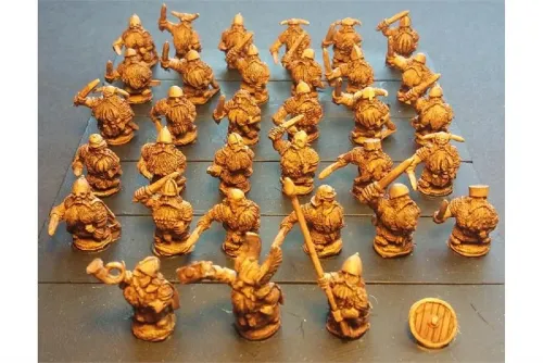 Dwarian Swordsmen with Shields (35 figures)