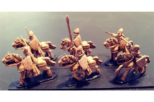 Elvian Cavalry with Swords & Shields on Unarmored Horse (16 figures)