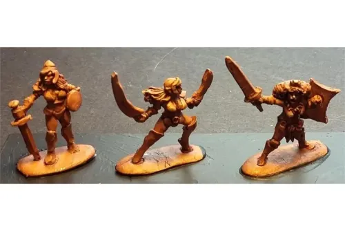 Elvian Female Warriors (3 figures)